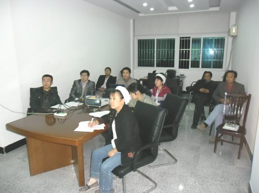 管理干部召開周例會、日例會