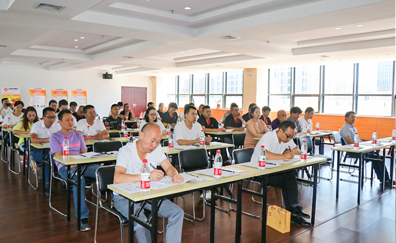 熱烈祝賀正?！吨圃煨推髽I(yè)生產(chǎn)運作管理》專題公益講座在溫州成功舉辦