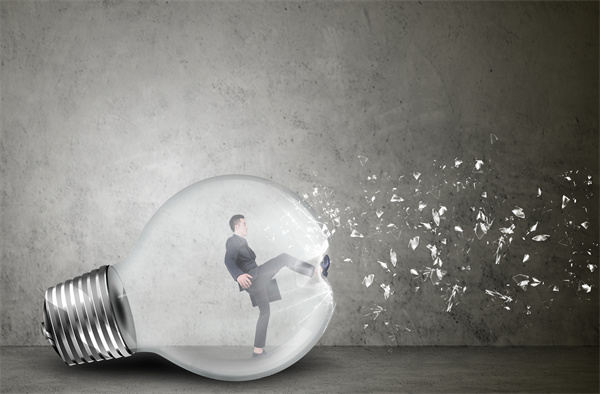 戰(zhàn)略咨詢：如何應(yīng)對新基建帶來的機遇？