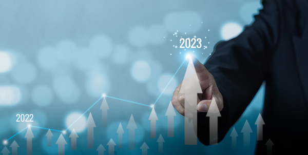 企業(yè)應(yīng)該如何調(diào)整和優(yōu)化年度經(jīng)營計(jì)劃？