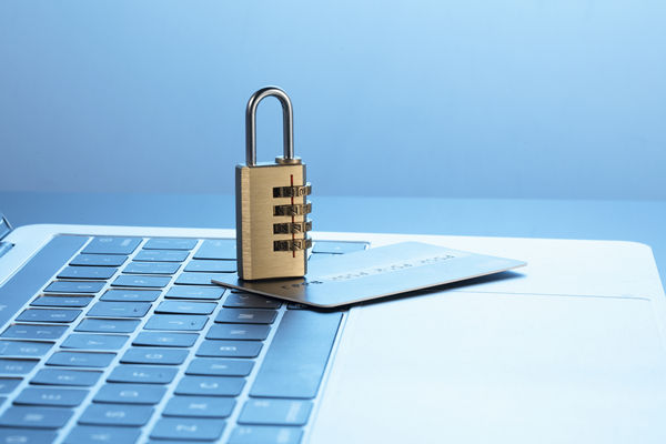 識別和降低組織風(fēng)險(xiǎn)，保障企業(yè)穩(wěn)健發(fā)展