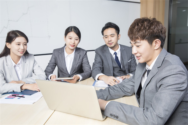 薪酬與員工發(fā)展：促進(jìn)員工成長(zhǎng)，提高工作動(dòng)力