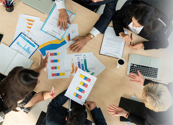 集團(tuán)管控的創(chuàng)新之路：打破傳統(tǒng)，引領(lǐng)企業(yè)變革