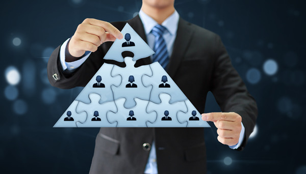 嚴(yán)格執(zhí)行經(jīng)營(yíng)方案，優(yōu)化資源配置，保障企業(yè)高效運(yùn)轉(zhuǎn)