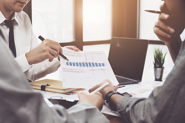 強化風險管理，確保經(jīng)營計劃穩(wěn)健實施，保障企業(yè)安全