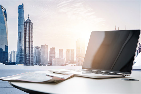 精心制定經(jīng)營(yíng)策略，確保企業(yè)穩(wěn)健發(fā)展，實(shí)現(xiàn)長(zhǎng)期盈利