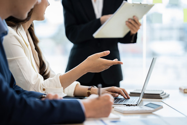 引領(lǐng)行業(yè)未來趨勢，打造集團管控的智能化創(chuàng)新標桿