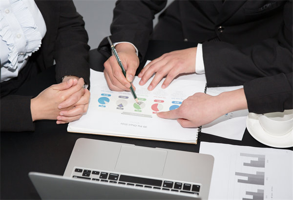 集團(tuán)戰(zhàn)略規(guī)劃和年度經(jīng)營計(jì)劃不匹配怎么辦？