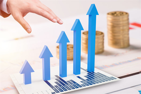 企業(yè)的戰(zhàn)略是精心設(shè)計的，還是臨機應(yīng)變的？