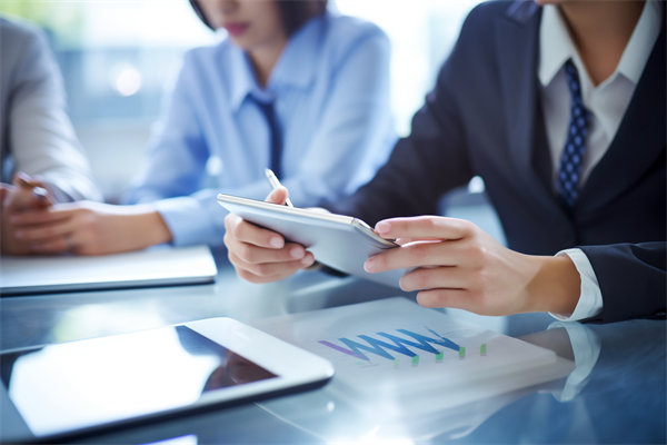 加強企業(yè)管理團隊建設(shè)，打造專業(yè)化、高效化管理團隊