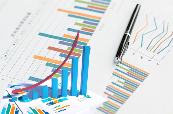 競(jìng)爭(zhēng)對(duì)手動(dòng)態(tài)如何影響我們的年度經(jīng)營策略布局？