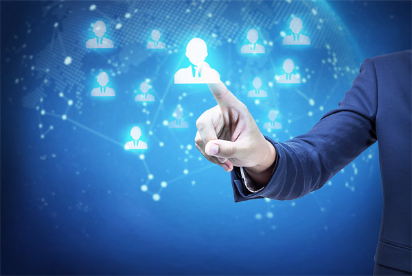 在戰(zhàn)略規(guī)劃實施中，如何確保資源有效配置與利用？