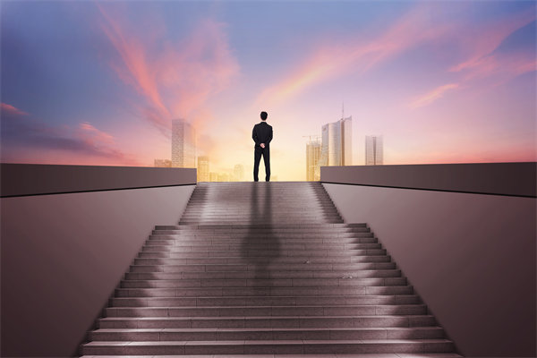 組織規(guī)劃中的關(guān)鍵角色定位與職責(zé)分配策略是什么？