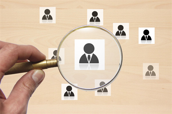 集團(tuán)人才戰(zhàn)略：如何促進(jìn)內(nèi)部流動(dòng)與外部吸引？