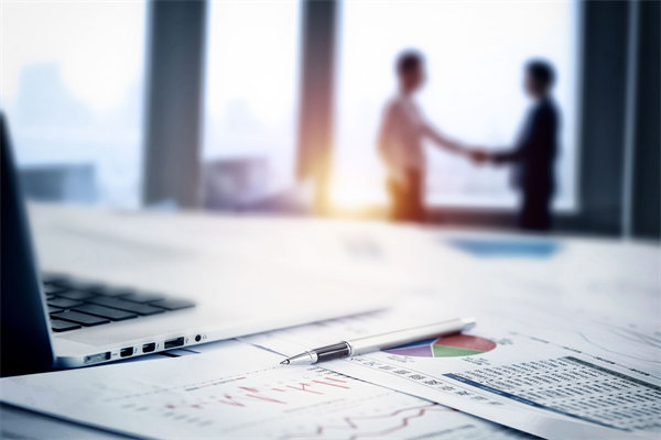 薪酬績效管理中的溝通障礙如何克服，增強員工信任感？