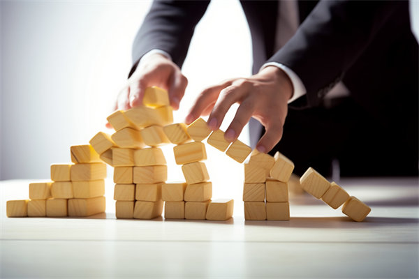 預(yù)算管理中的風(fēng)險評估與應(yīng)對策略有哪些關(guān)鍵環(huán)節(jié)？