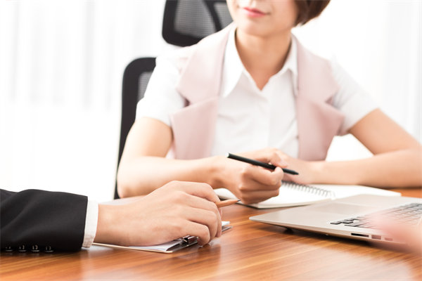 如何平衡員工工作與生活的界限，增強(qiáng)工作滿意度？