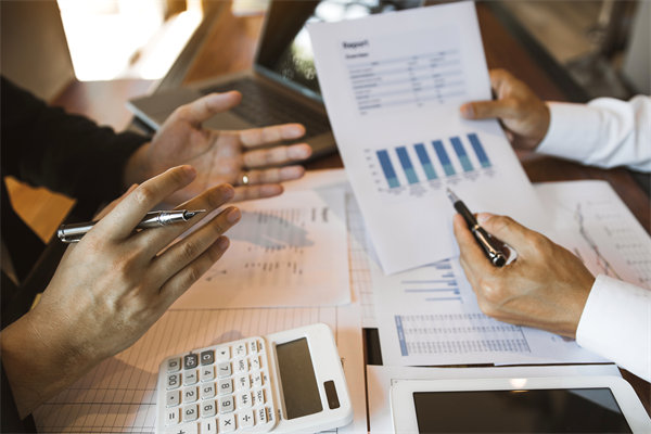 薪酬結(jié)構(gòu)如何平衡固定與浮動部分，激勵員工績效？