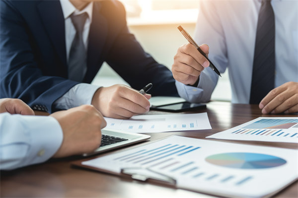 如何構(gòu)建全面的預(yù)算監(jiān)控體系，及時(shí)發(fā)現(xiàn)并糾正偏差？