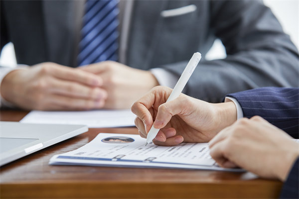 招聘新趨勢：企業(yè)如何精準定位并吸引頂尖人才？