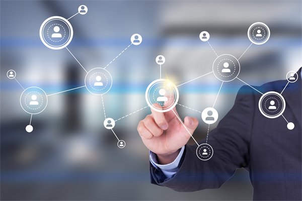 年度經(jīng)營計劃實施中，如何確保各部門協(xié)同一致？