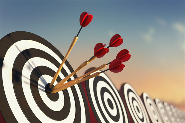 制定年度預(yù)算時，如何兼顧創(chuàng)新投入與成本控制？