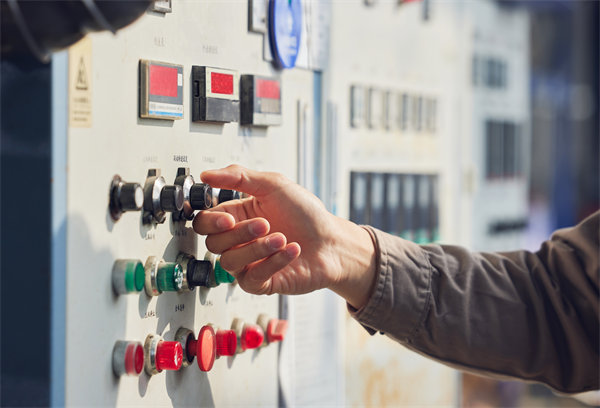 持續(xù)改進機制在精益生產(chǎn)中如何驅動質(zhì)量與成本雙贏？