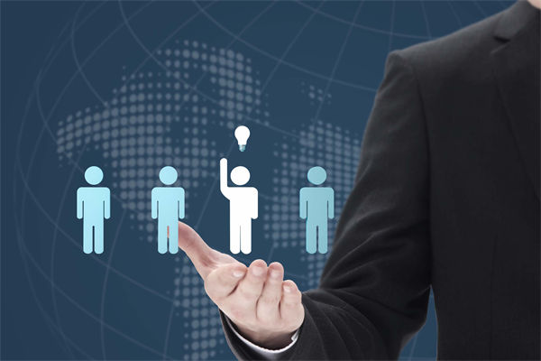 制定年度經(jīng)營計劃時，如何平衡創(chuàng)新與風險？