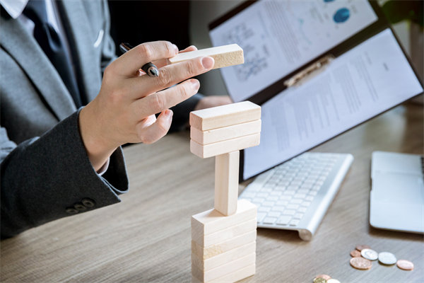 如何通過預(yù)算管理，加強(qiáng)企業(yè)的風(fēng)險(xiǎn)預(yù)警與防范能力？