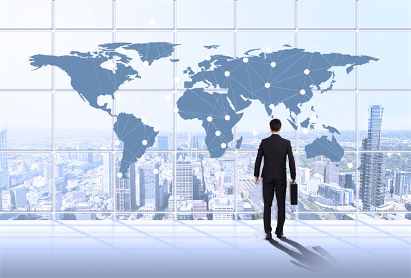 績(jī)效咨詢過(guò)程中，如何確保咨詢方案的落地實(shí)施？