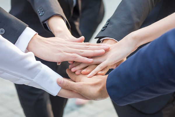 跨部門協(xié)作時，如何公平地衡量和評估每個人的績效？