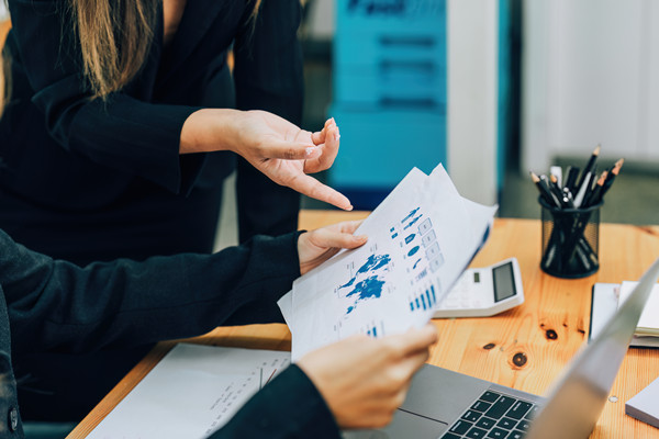 預算編制時，如何確保數(shù)據(jù)真實，避免信息失真問題？