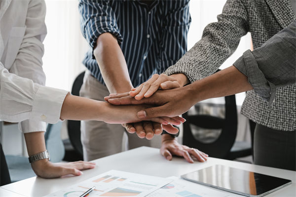 跨境營銷中，如何克服文化差異，實(shí)現(xiàn)全球化傳播？