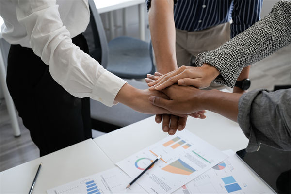 跨文化管理對企業(yè)全球化戰(zhàn)略實施的影響及應對策略？