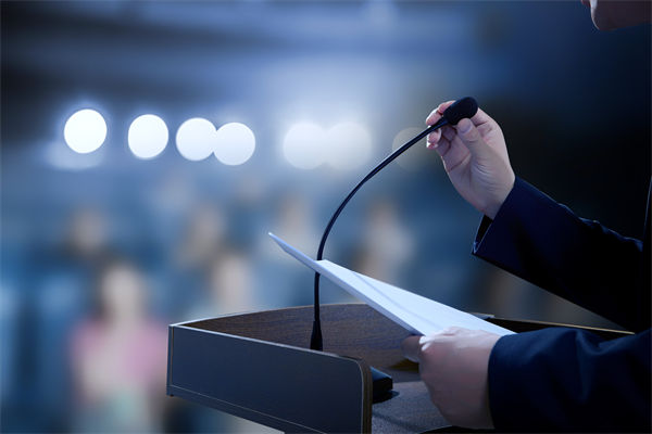 大降對(duì)華關(guān)稅，特朗普為何轉(zhuǎn)彎？制造業(yè)怎么看？