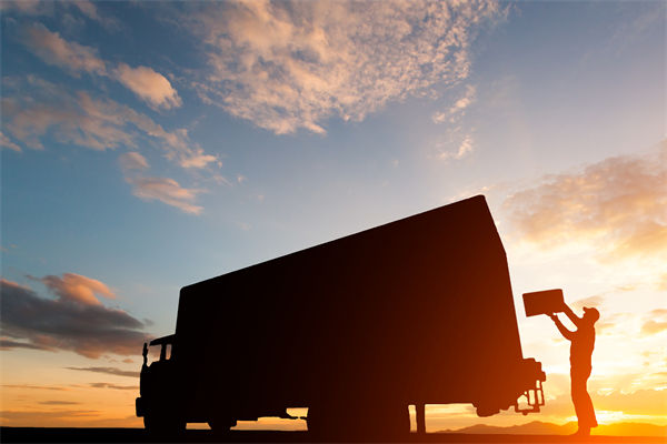 快遞員入職京東13年工資共100多萬，其他企業(yè)怎么看？