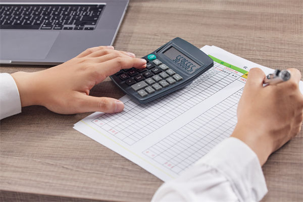 加班成風(fēng)留不住人，企業(yè)關(guān)懷和工時(shí)安排是否合理？