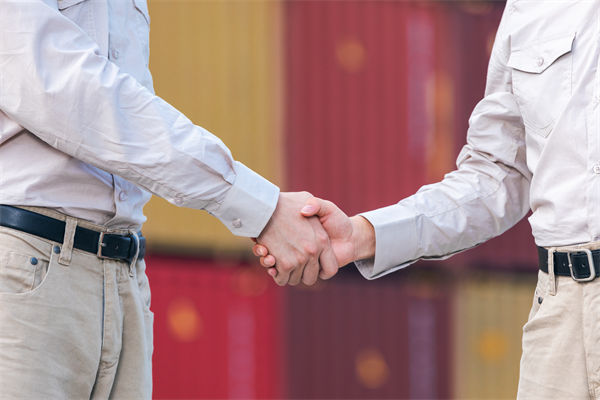 美線貨運訂艙就像“搶票”，制造業(yè)有什么看法？