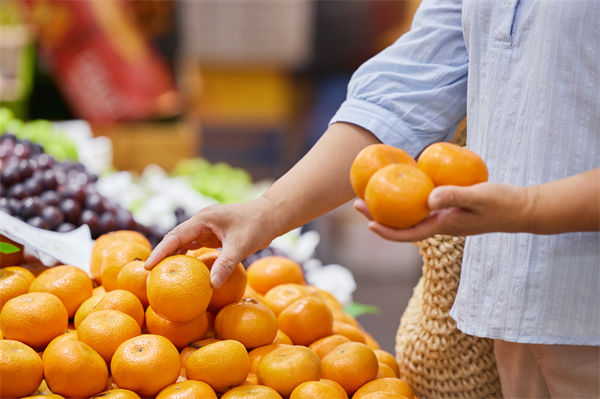 榴蓮價(jià)格暴跌50%，有人買了50箱，預(yù)算管理怎么看？