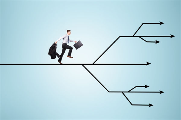 29歲女演員回應(yīng)在餐廳當(dāng)服務(wù)員，人力資源怎么看？