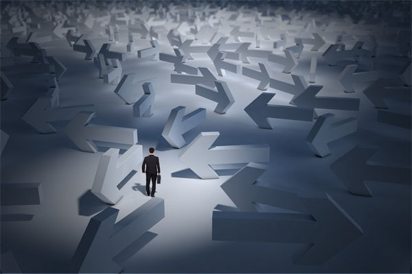 高層沉迷戰(zhàn)略藍圖，執(zhí)行層落地時為何偏離航道？