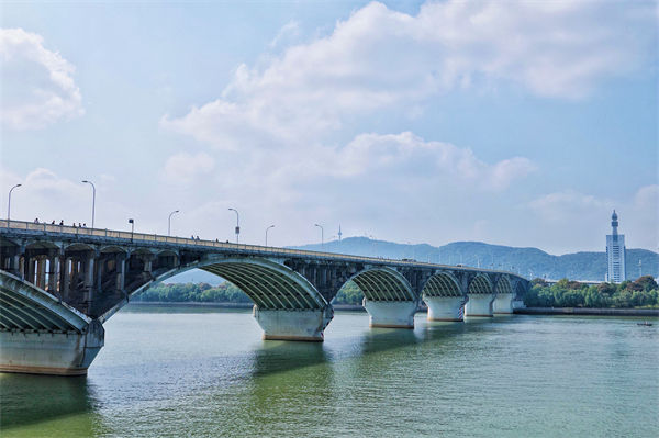 長沙湘江特大橋突發(fā)大火，組織規(guī)劃管理有何啟示？