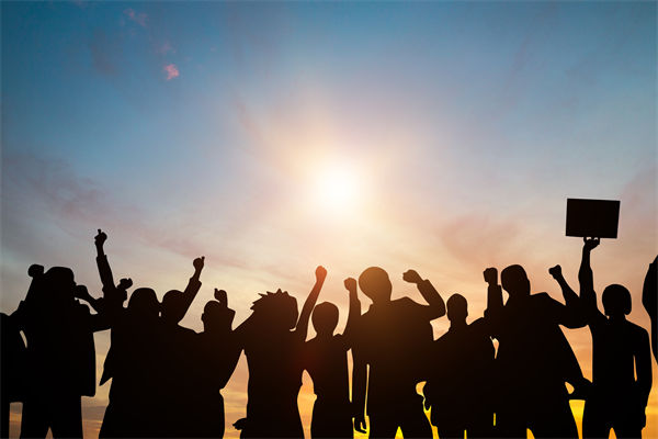 多家公司通知帶薪放假看閱兵，績(jī)效管理有何啟示？