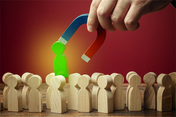 行業(yè)競爭陷入被動，薪酬咨詢?nèi)绾五懺烊瞬盼Γ? /></a></div>
                    <div   id=