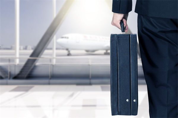 管理咨詢(xún)分析：?jiǎn)T工因拒絕墊付差旅費(fèi)不出差被開(kāi)除